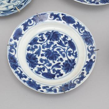 12 small porcelain plates from China, 20th century.