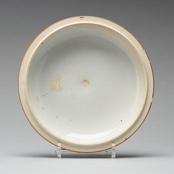 A famille rose tureen with cover, Qing dynasty, Yongzheng (1723-35).