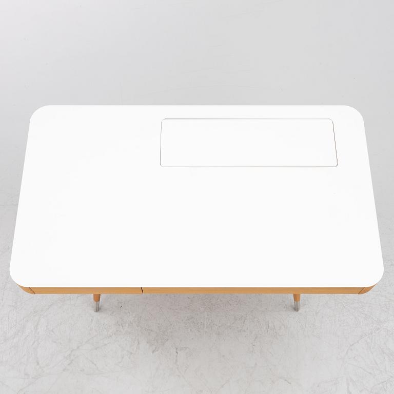 Nissen & Gehl, skrivbord modell "1330", samt stol,  Naver Collection, Danmark.