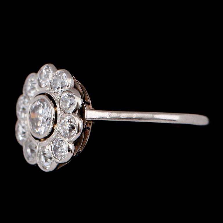 RING, 18 k vitguld, briljanter tot ca 1,50 ct, svenska stämplar Mikow 1958.