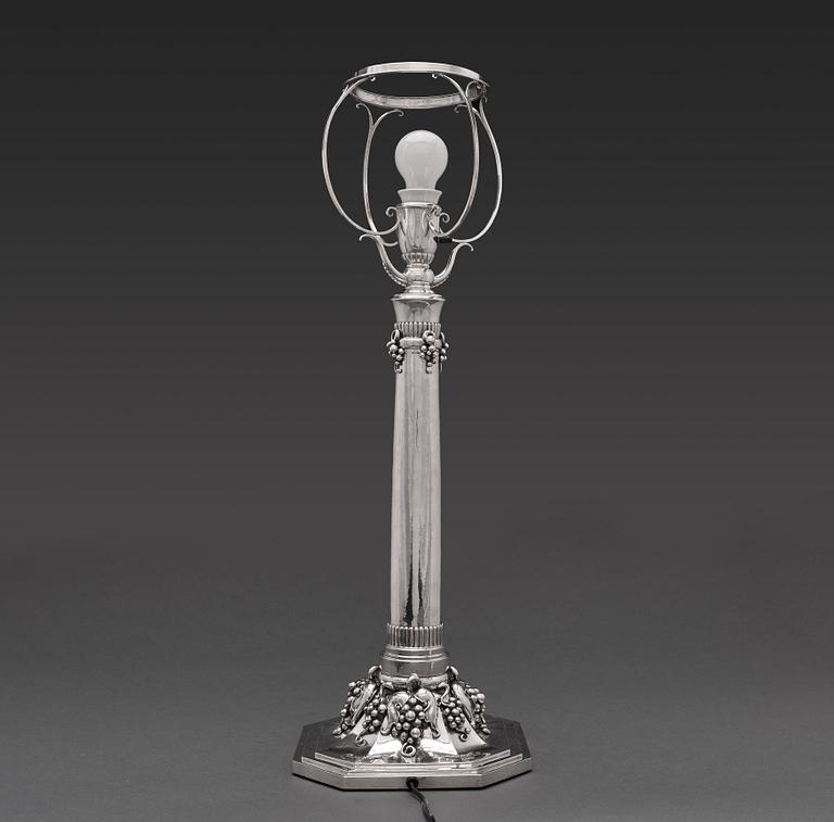 Evald Nielsen, an 830/1000 silver table lamp, Copenhagen 1927.