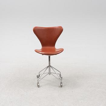Arne Jacobsen, kontorsstol, "Sjuan", Fritz Hansen, Danmark, 1970.