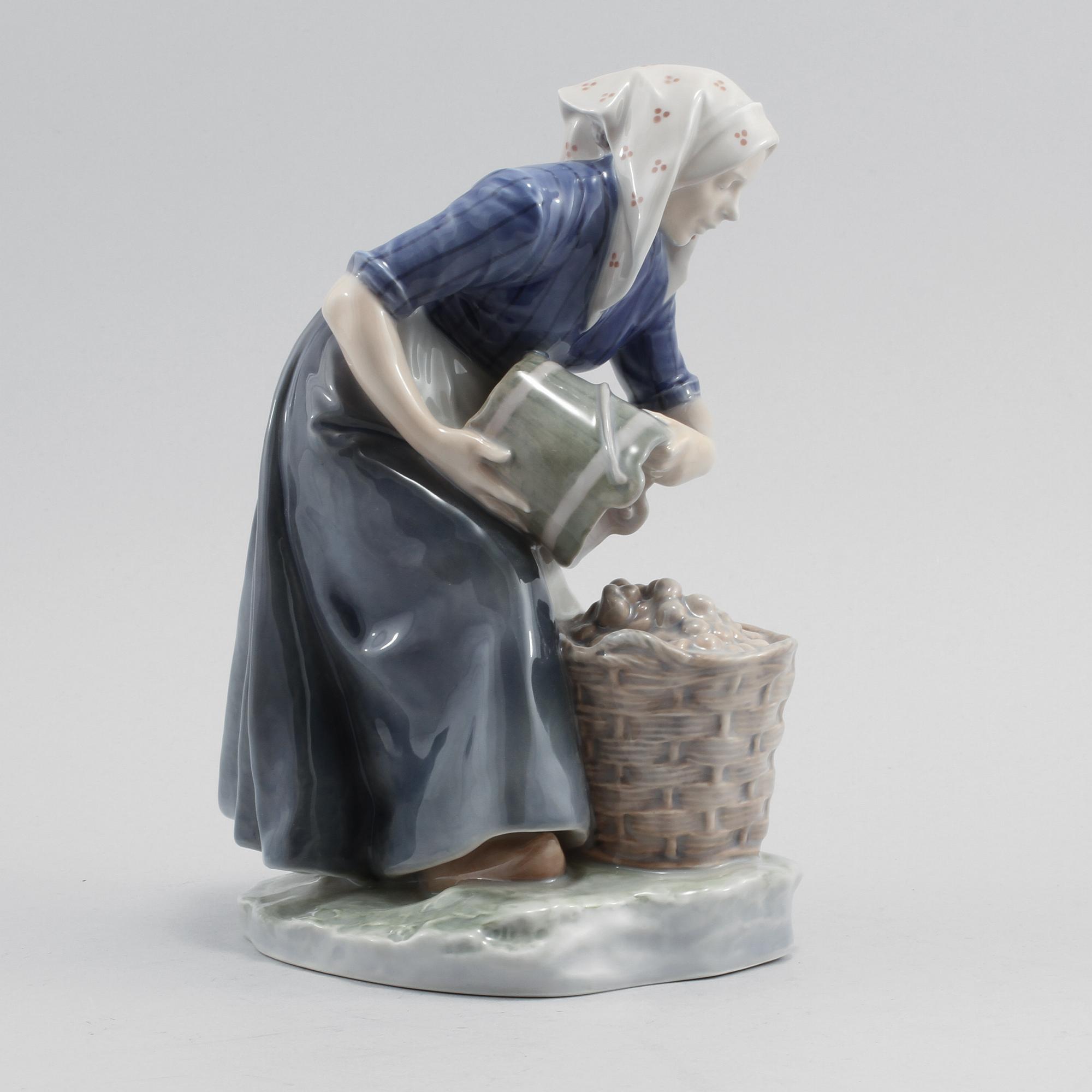 FIGURIN, porslin, Royal Copenhagen, numrerad 1549, 1900-talets andra hälft.