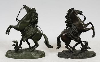 SKULPTURER, 1 par, brons, efter Costeau, sent 1800-tal.