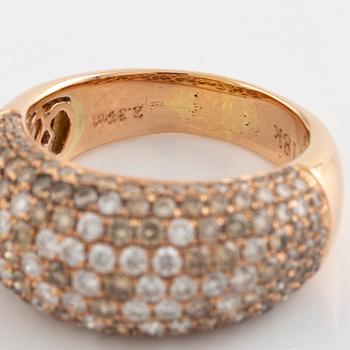 Brilliant cut diamond ring.