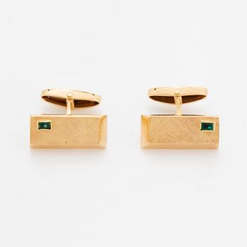 Cufflinks, 1 pair, 18K gold with 2 rectangular cut emeralds.