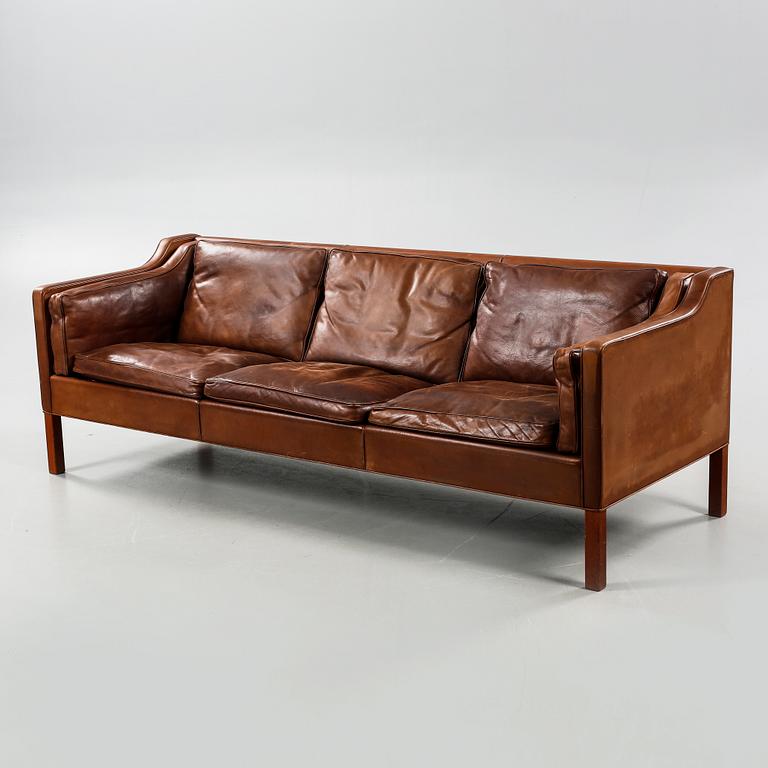 A sofa with model number 2213, designed by Borge Mogensen for Fredricia Stolefabrik.
