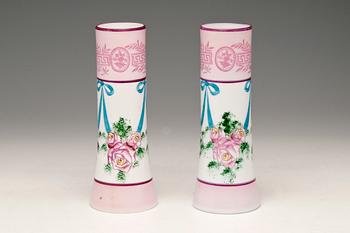 118. VASES, A PAIR.