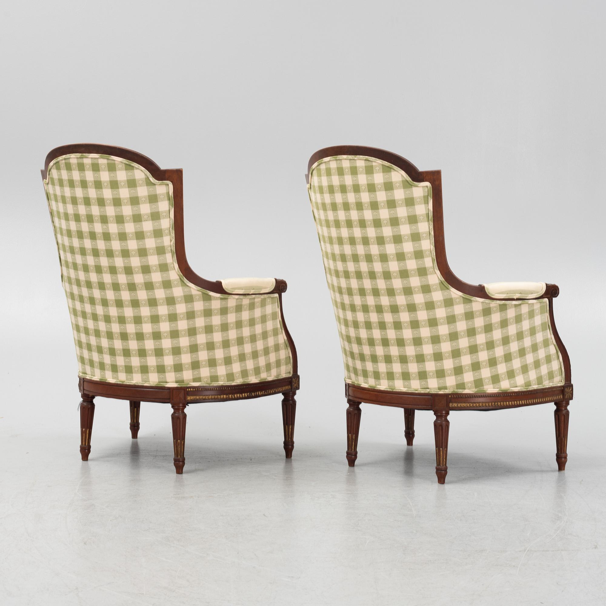 Bergère fåtöljer, ett par, Louis XV-stil.