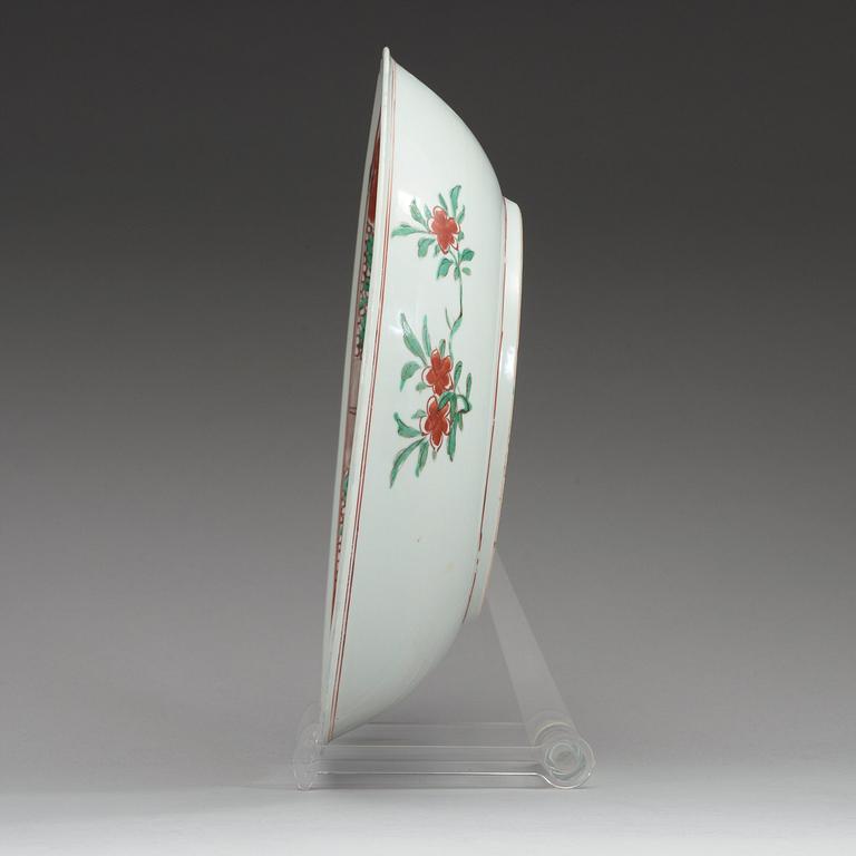 A famille verte dish, Qing dynasty, Kangxi (1662-1722).