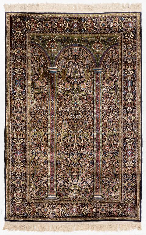 Matta, Ghom, part silk, ca. 195 x 127 cm.