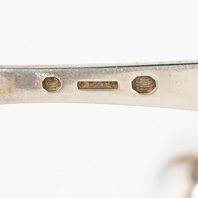 Serveringsbestick och skrammelskedar, 10 st, silver, 1800-1900-tal.