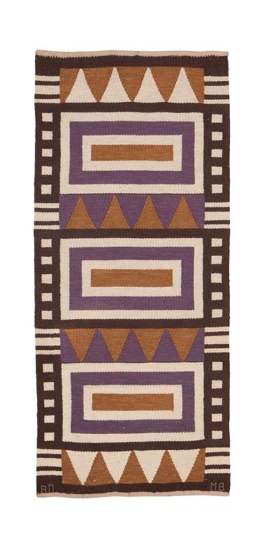 Monika Bertilsson, gallerimatta, rölakan, ca 200  x 89 cm, signerad AÖ MB, Tre Bäckar i Varnhem.