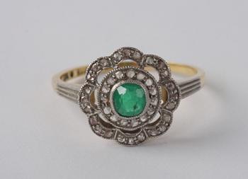 RING, guld, smaragd och rosenstenar, Hugo Strömdahl, Stockholm 1940.