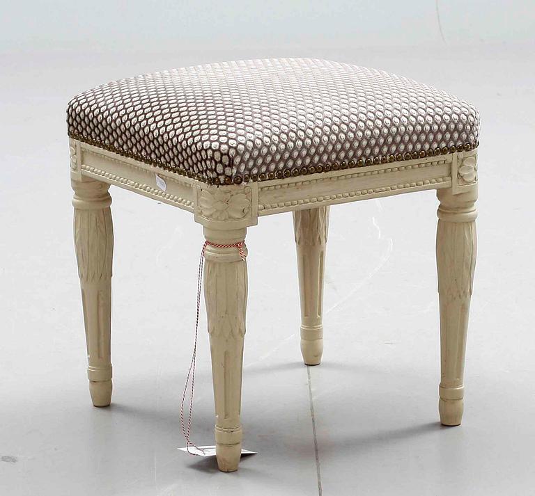 TABURETT, gustavianskt provinsarbete omkr 1800.