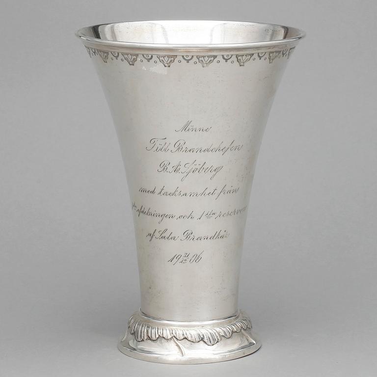 POKAL, silver, firma Olof Malmsten, Stockholm, 1902. Vikt ca 330 g.