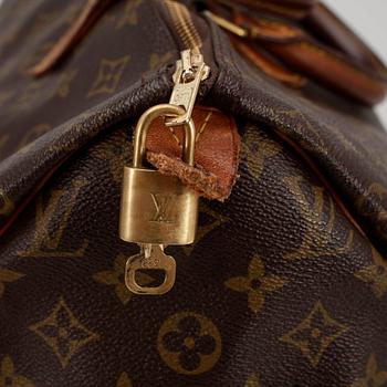 LOUIS VUITTON, a monogram canvas bag, "Speedy 40".