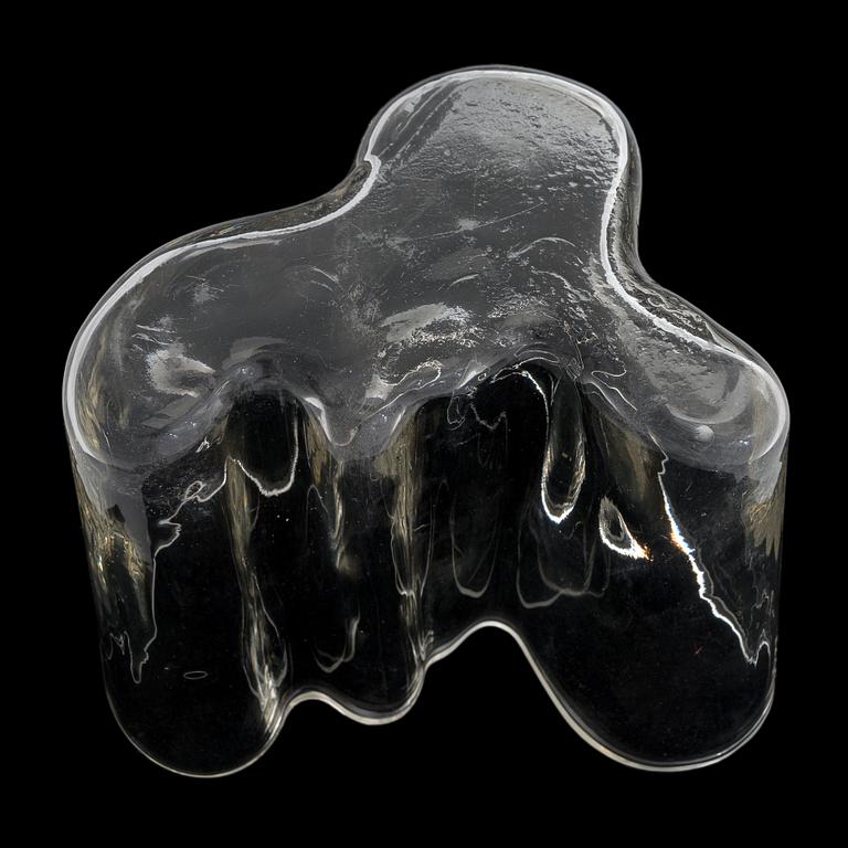 Alvar Aalto, A '9750' vase Karhula Glassworks in production 1937-1949.