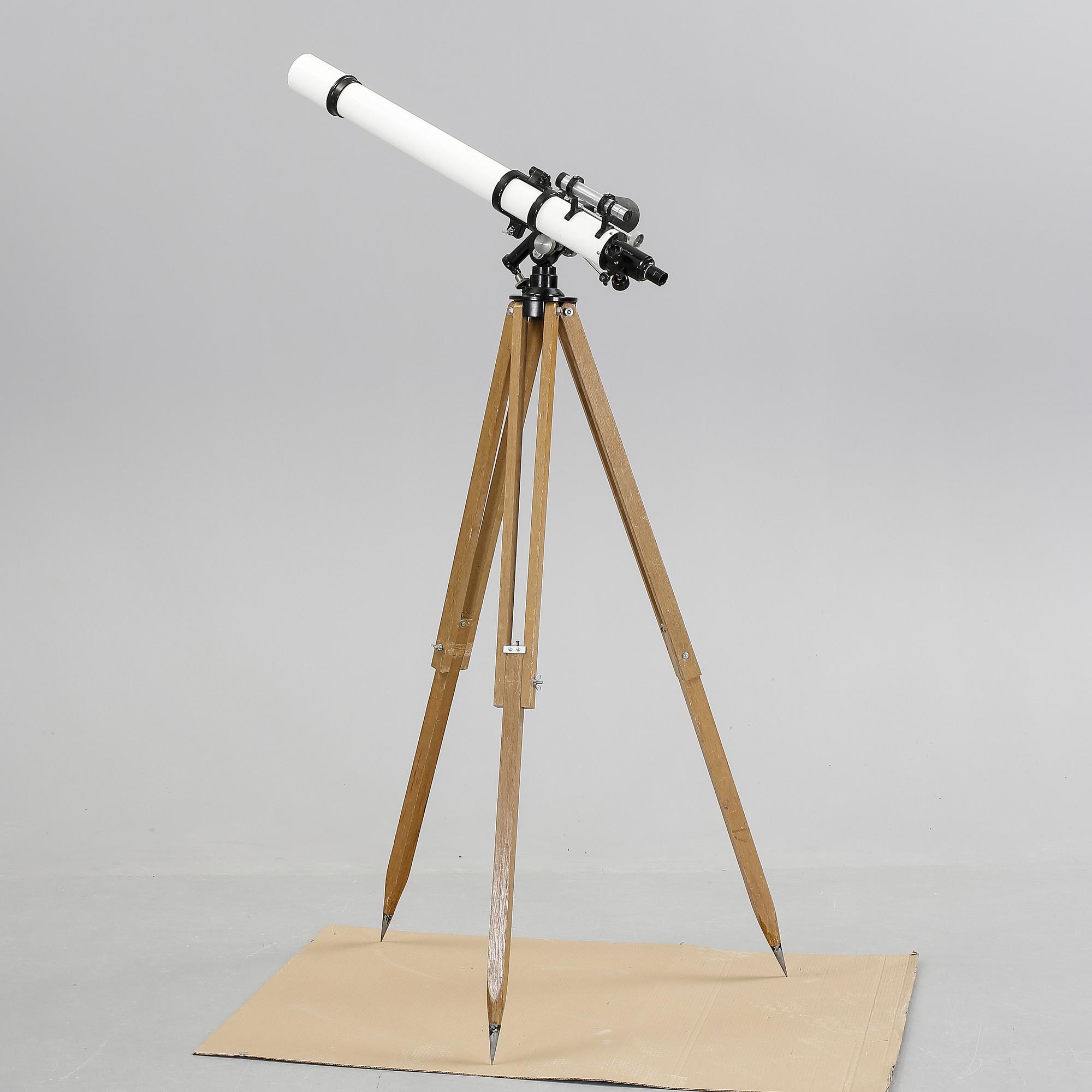 KIKARE + STATIV, 1900-talets mitt.