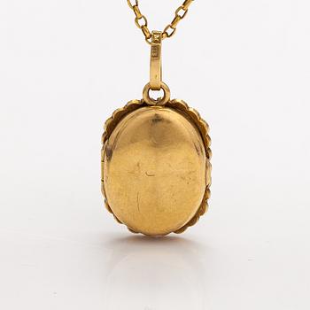 An 18K gold necklace with pearls and enamel with painted decor. Gustaf Dahlgren, Malmoe 1870.