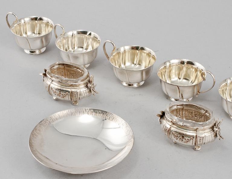 PARTI SILVER, 10 delar, delvis låghaltigt, 1900-tal, vikt 370 g.