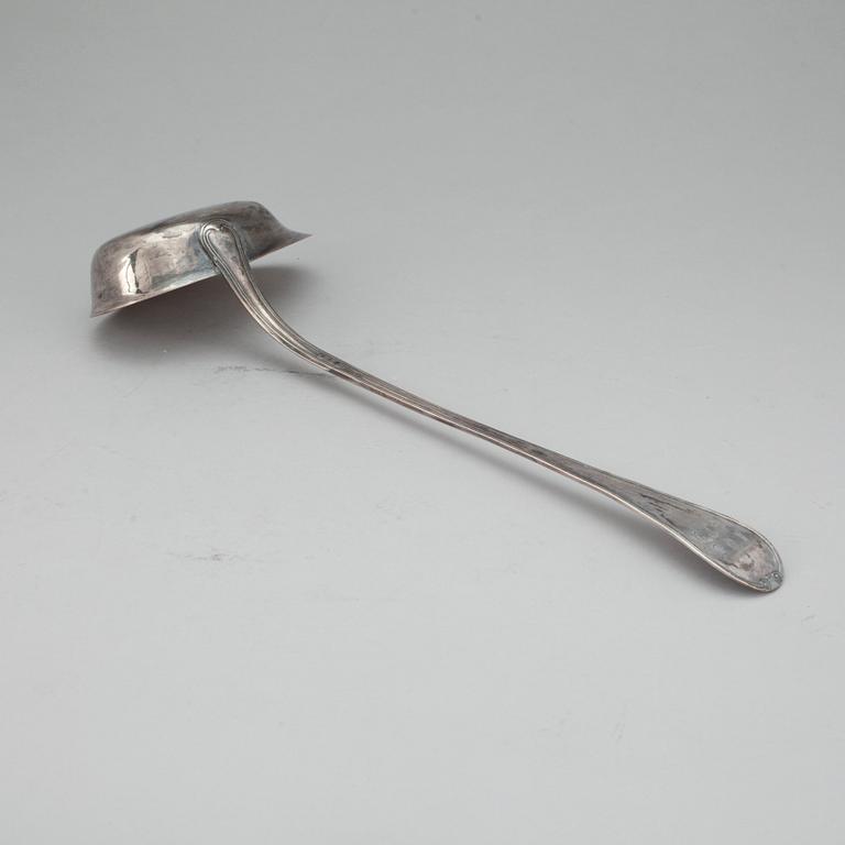 SOPPSLEV, silver, Gustaf Möllenborg, Stockholm, 1829. Vikt ca 223 gram.