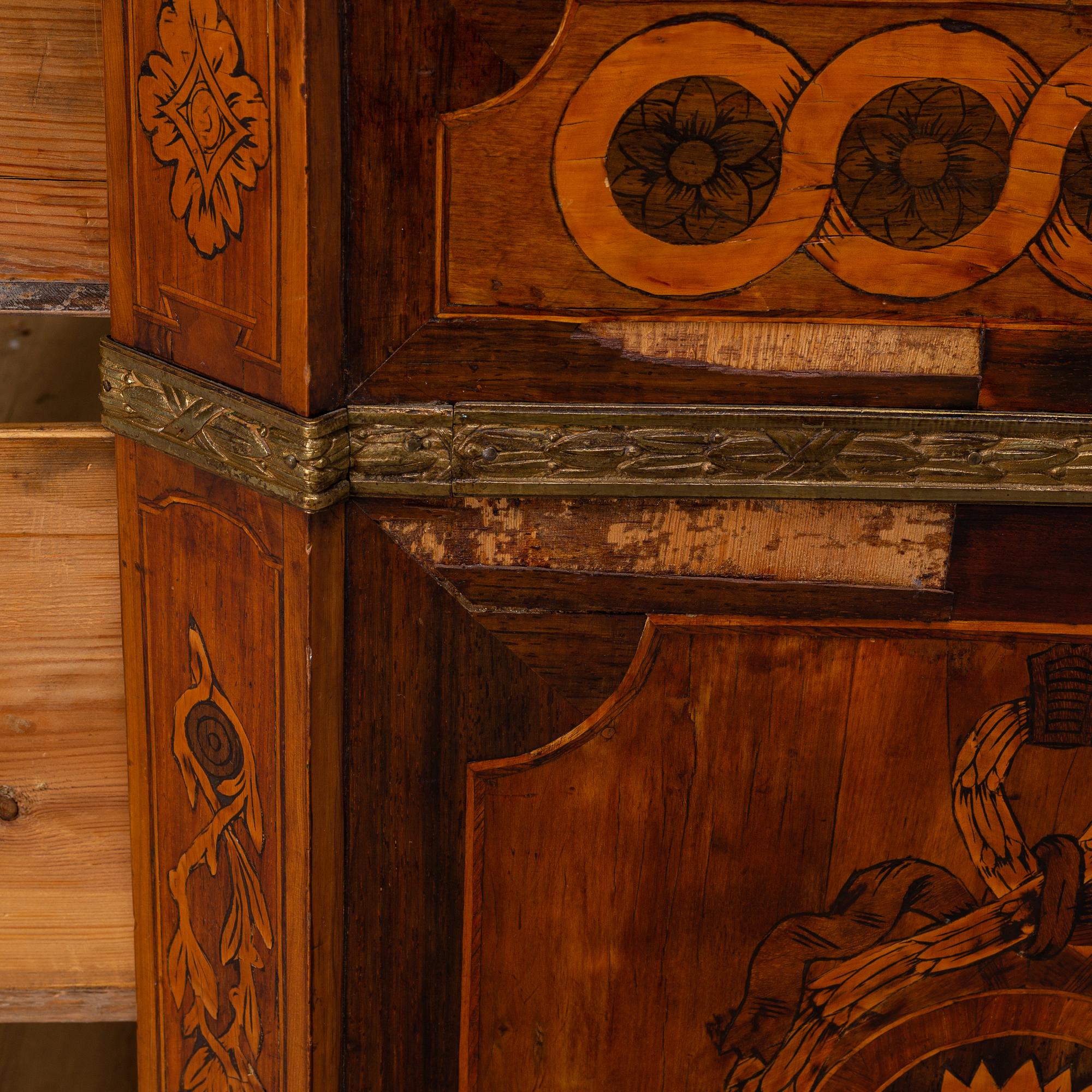 Jonas Hultsten, A Gustavian chest of drawers in the manner of Jonas Hultsten.