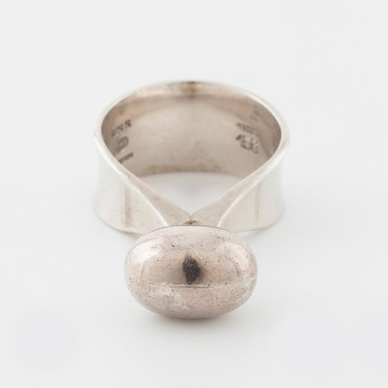 VIVIANNA TORUN BÜLOW-HÜBE, a ring for Georg Jensen, after 1945.