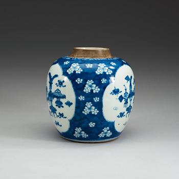 KRUKA med LOCK, porslin. Qing dynastin.