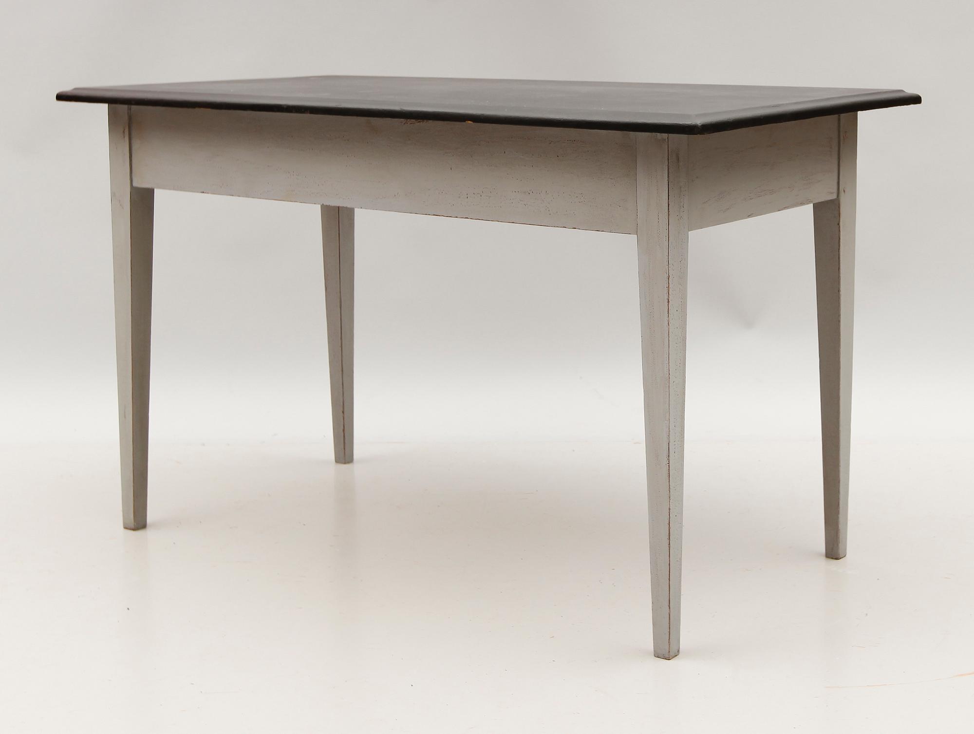 SKRIVBORD, 1800-talets första hälft.