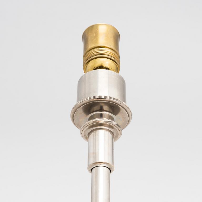 Poul Henningsen, bordslampa, "PH-4/3", för Louis Poulsen, Danmark.