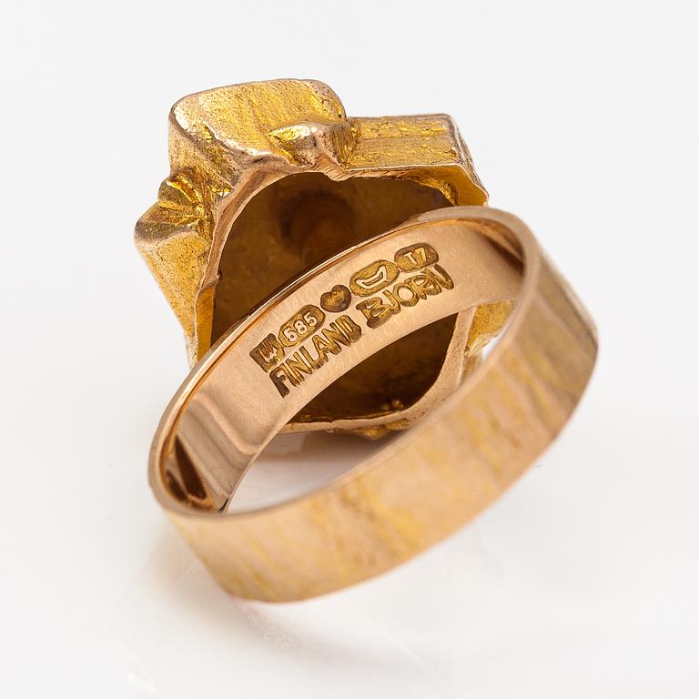 Björn Weckström, A 14K gold ring "Golden geranium", Lapponia 1972.