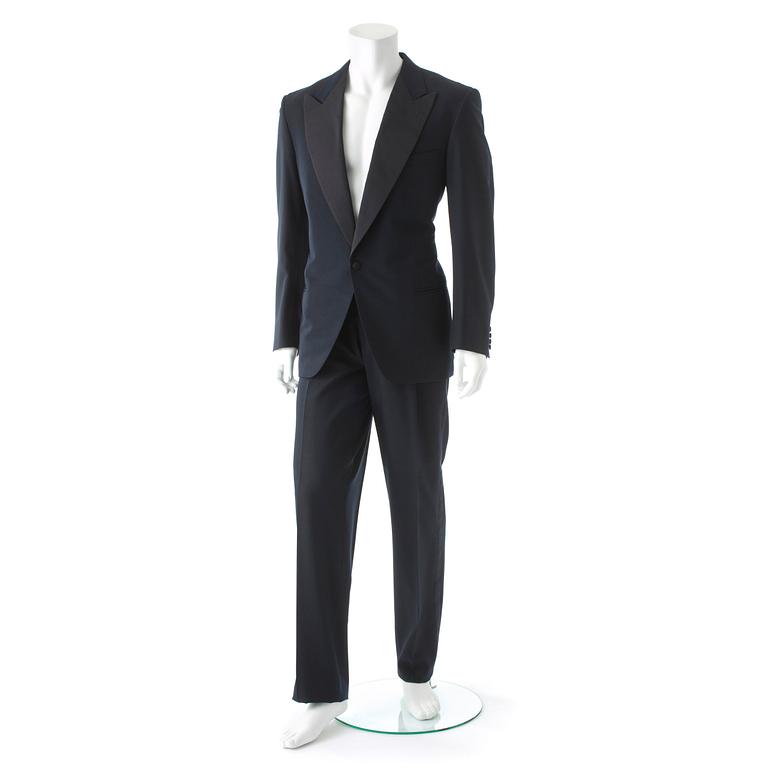 GÖTRICH, a men's suit consisting of dinner jacket and pants.
