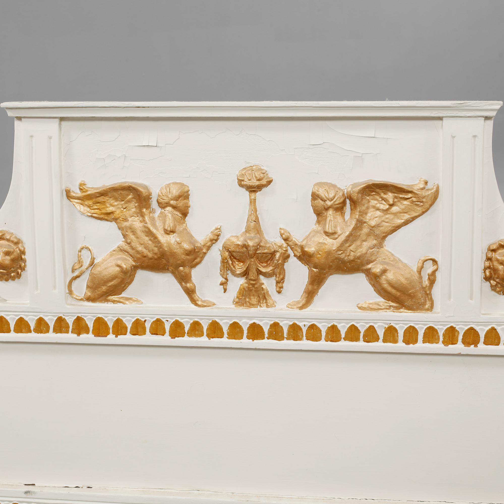 A late gustavian bed, around the year 1800.
