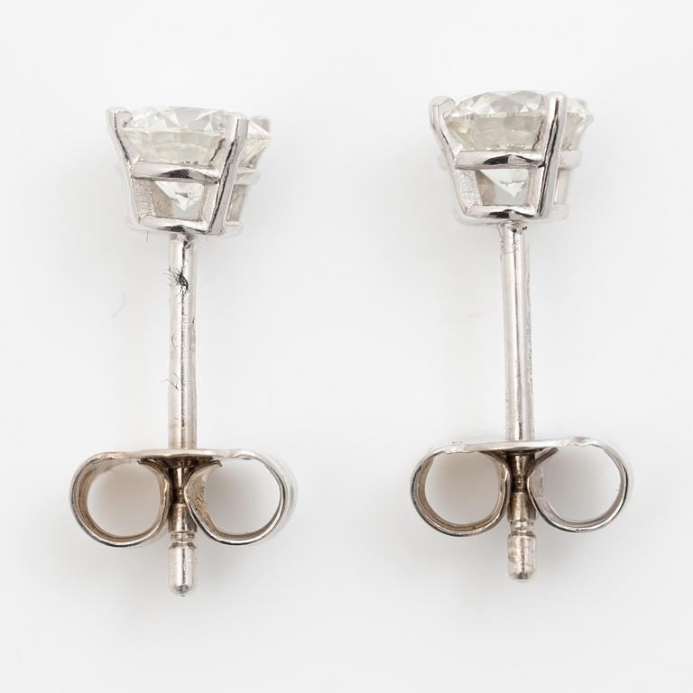 Earrings, a pair, 18K white gold set with round brilliant-cut diamonds totalling 1.03 ct, accompanied by a GIA dossier.
