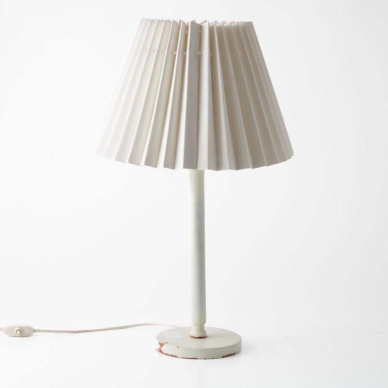 Josef Frank, bordslampa, modell 2574, Firma Svenskt Tenn.