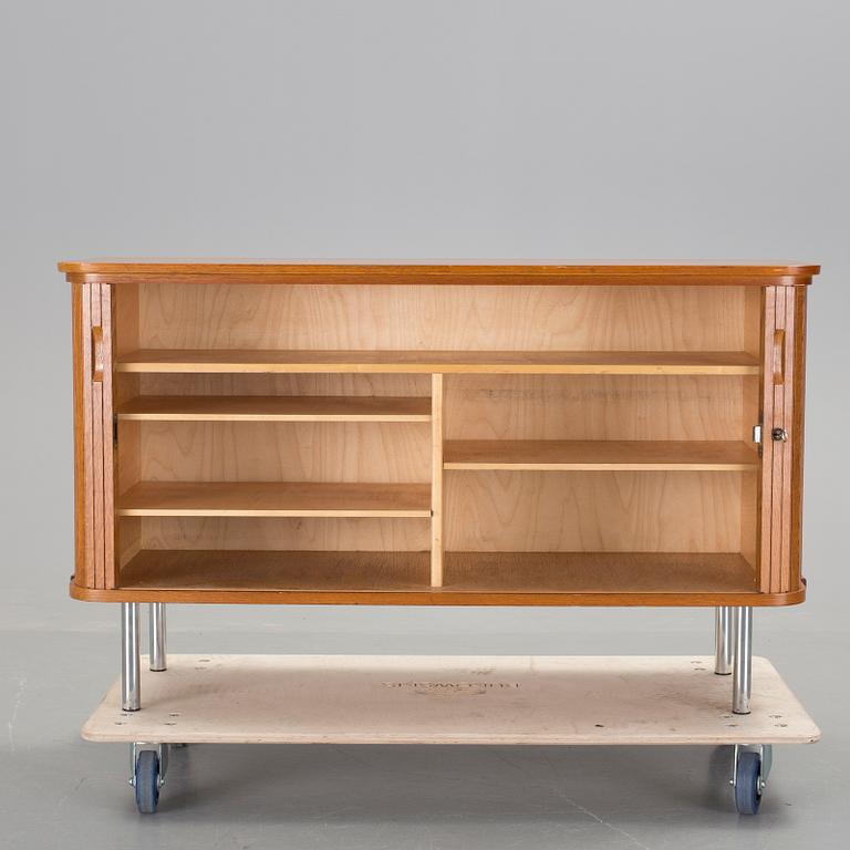 SIDEBOARD, omkring 1900-talets mitt.