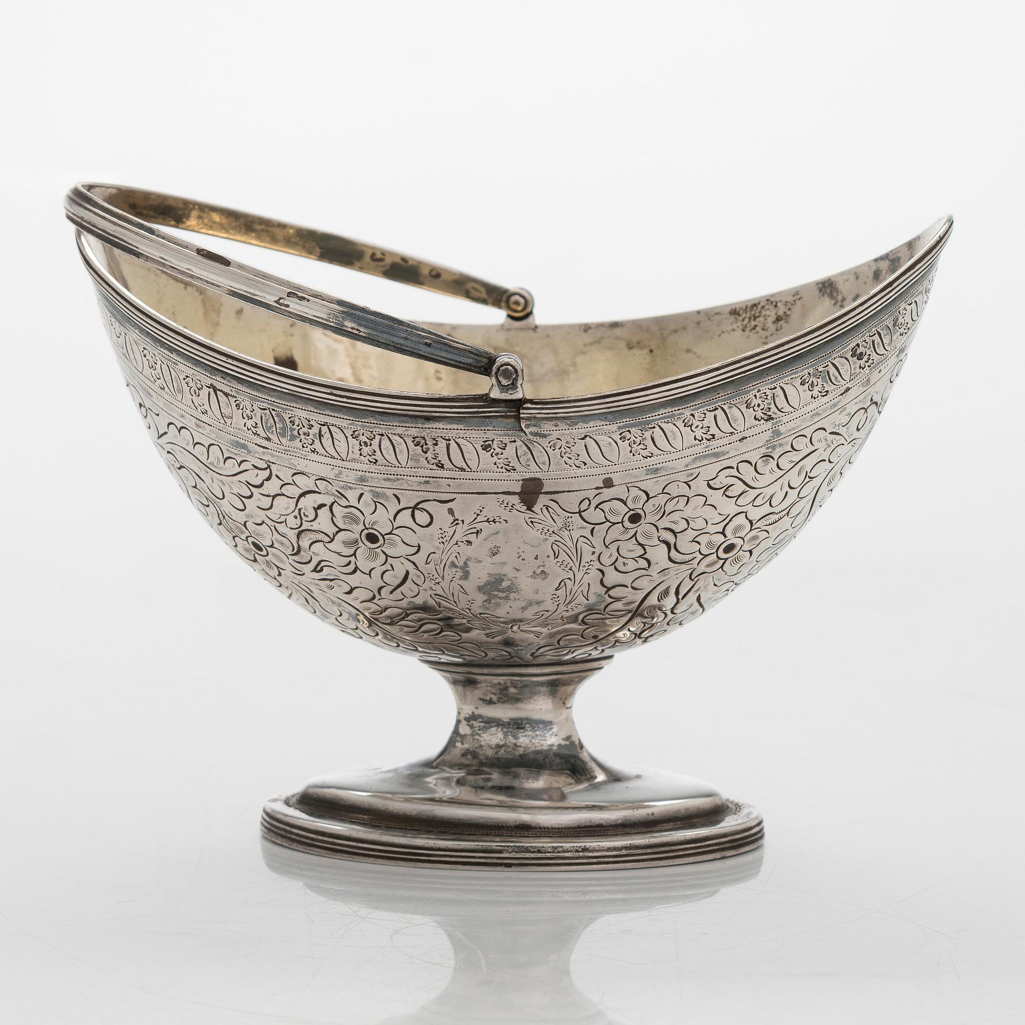 A sterling silver candy bowl, mark of William Abdy II, London, 1800.