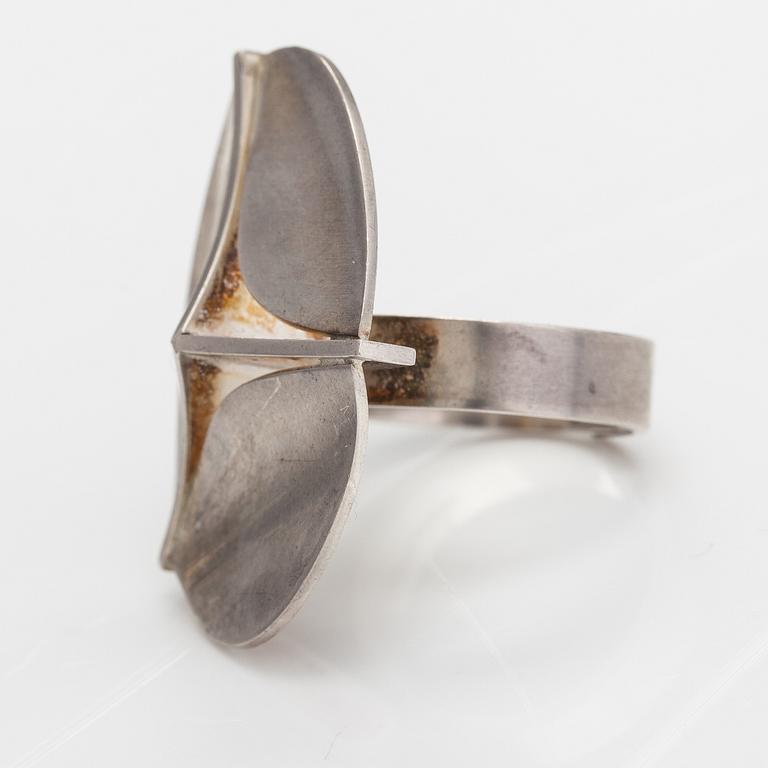 Elis Kauppi, A stelring silver ring. Kupittaan kulta, Turku 1974.