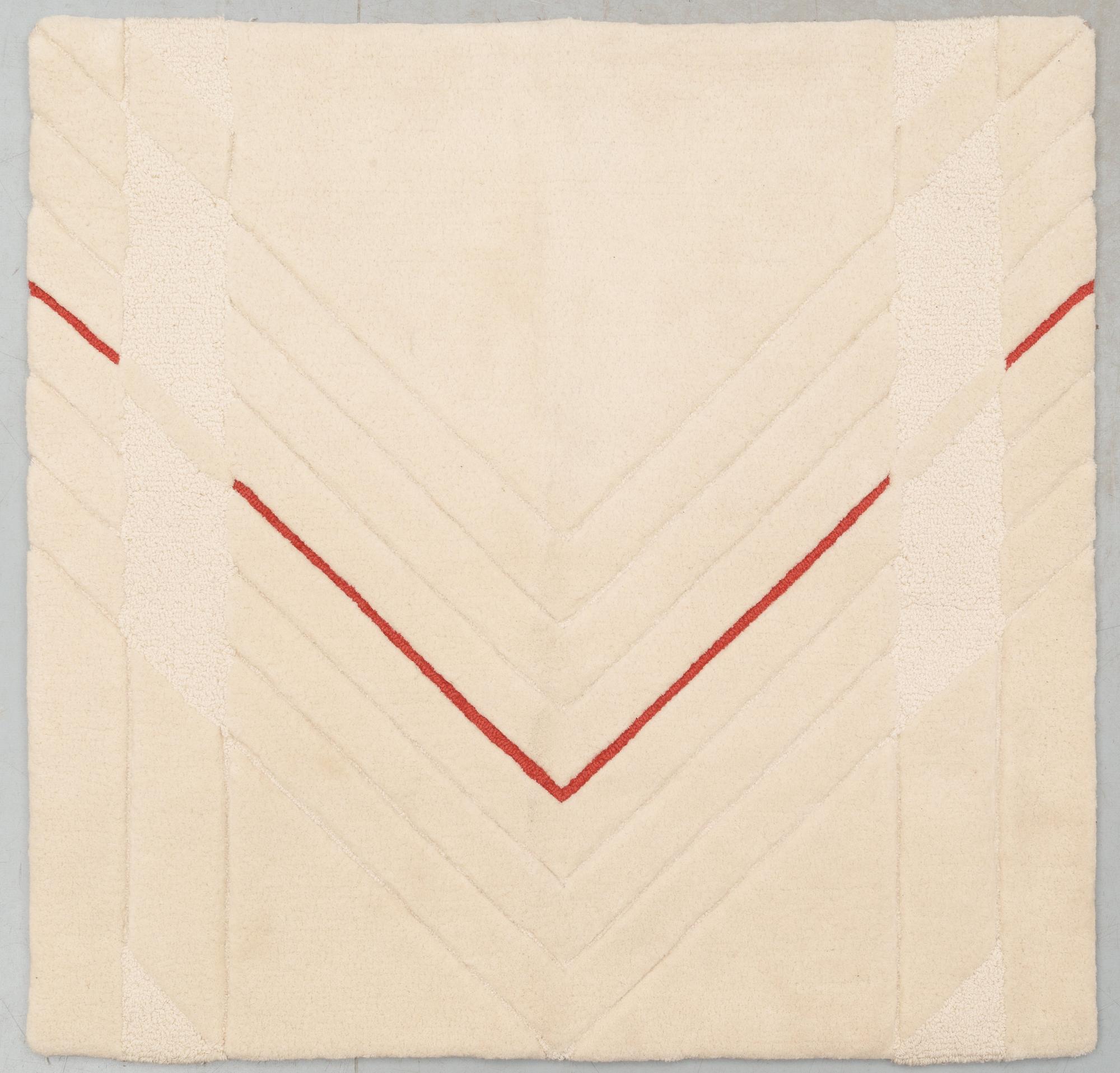 MATTA, 4 delar. Handtuftad i relief. 118,5 x 119 samt tre delar 74,5 x 74 cm var. Berit Woelfer, Kasthall Ateljé AB.