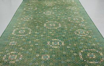 Barbro Nilsson, matto, "Bankrabatten grön", knotted pile, ca 502-504 x 202,5-207 cm, signed AB MMF BN.