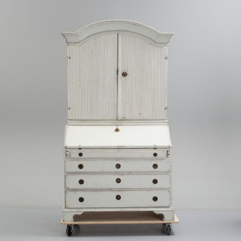 An early 19th century cabinet.