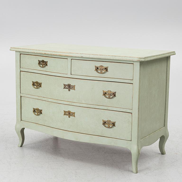 Chest of drawers, early 20th century.