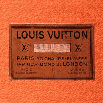 LOUIS VUITTON, a Monogram canvas trunk/garment bag, early 20th century.