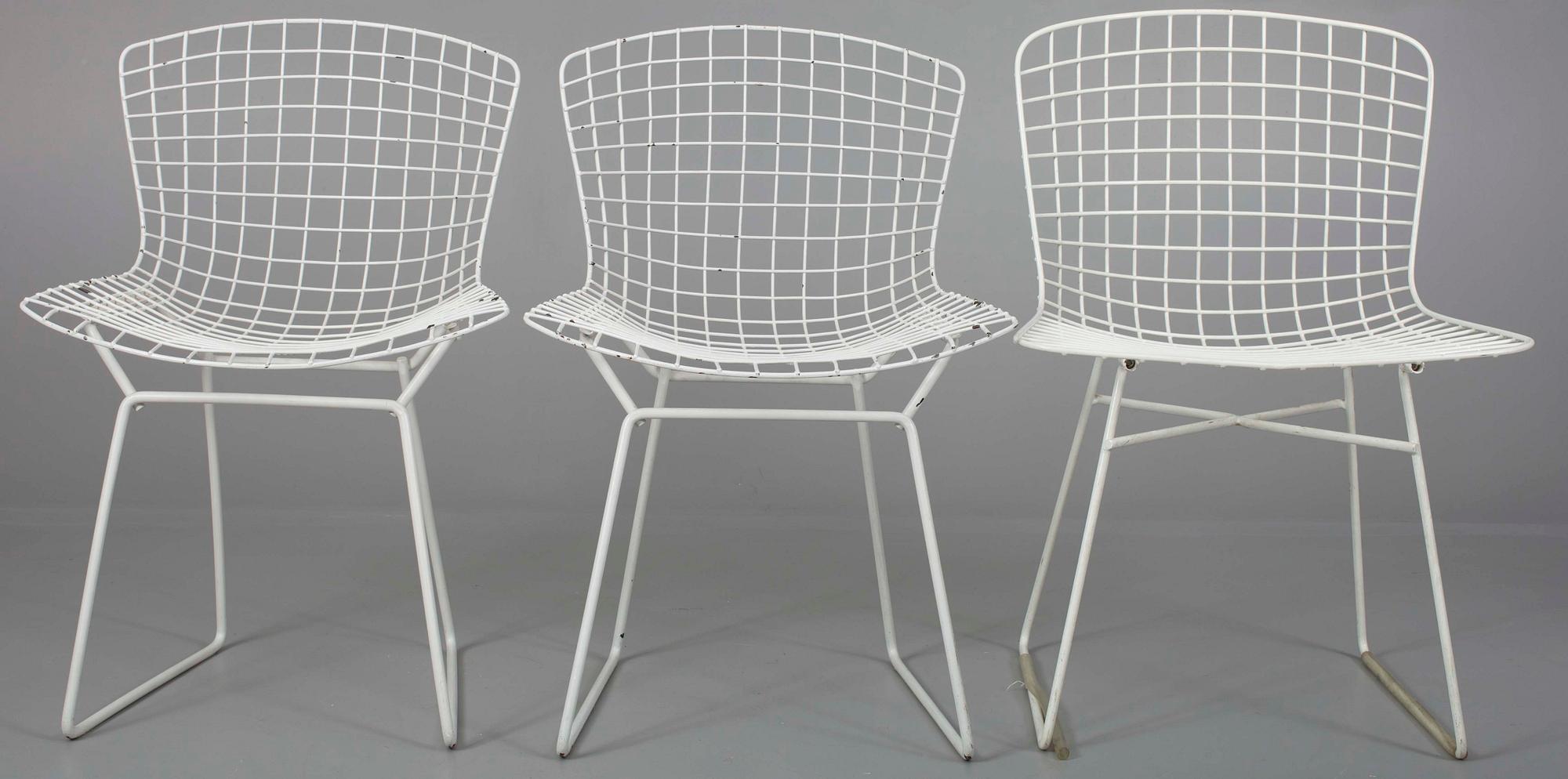 STOLAR, 2 st, "Sidechair", design Harry Bertoia, En stol snarlik, 1900-talets senare hälft.