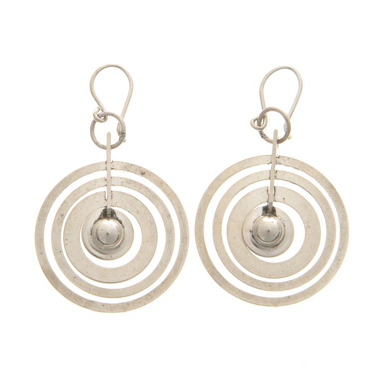 TAPIO WIRKKALA, KORVAKORUT, "hopeakuu", hopeaa. Kultakeskus 1972.