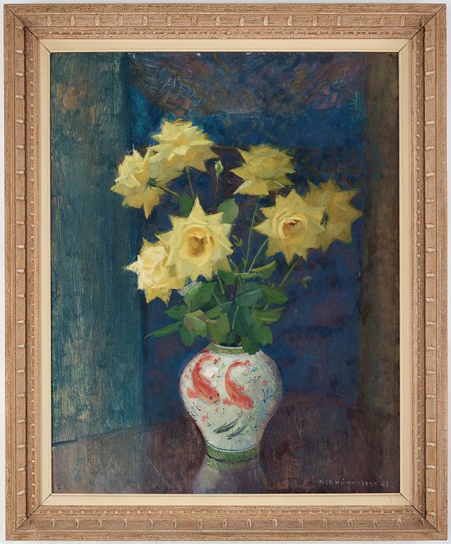 Olle Hjortzberg, Still life with yellow roses in a chinese urn.