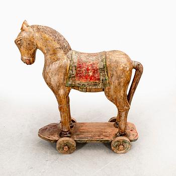 A decraotive sculpture India modern.