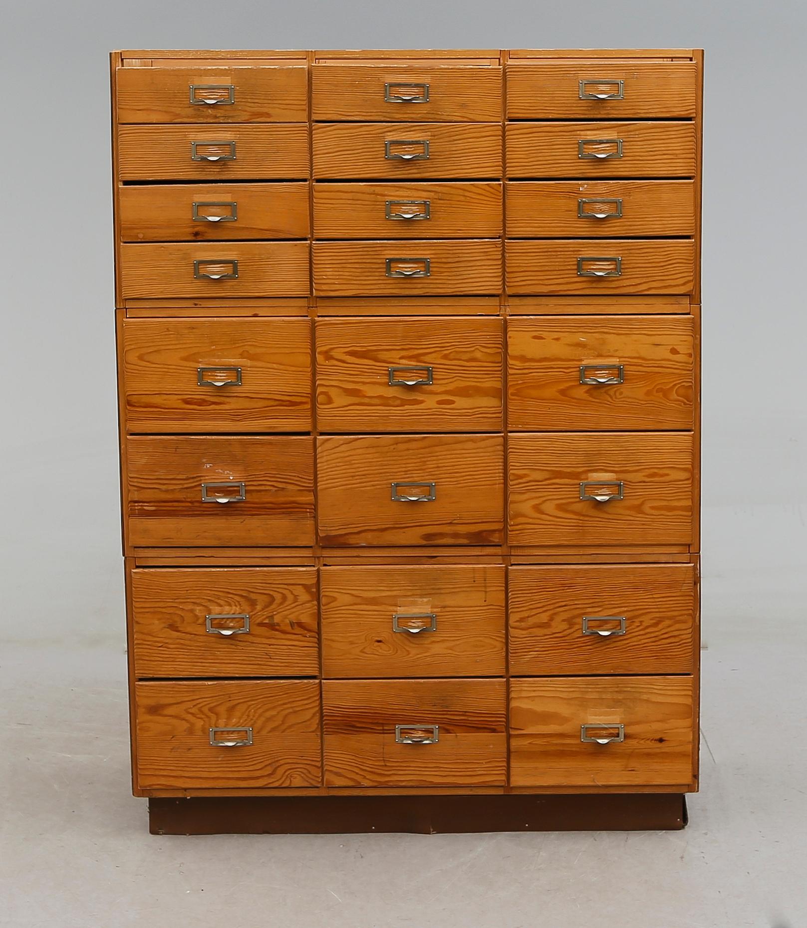 ARKIVSKÅP, 1900-talets mitt.