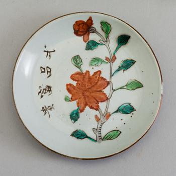 A bowl, two dishes and four porcelain cups, Qing dynasty, 18th and 19th century.